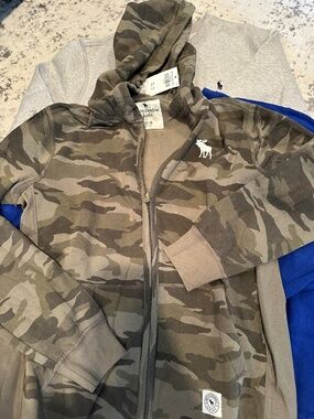 Abercrombie Kids Bundle 🌿 Camo Hoodie + Zip + Tee (15/16)
